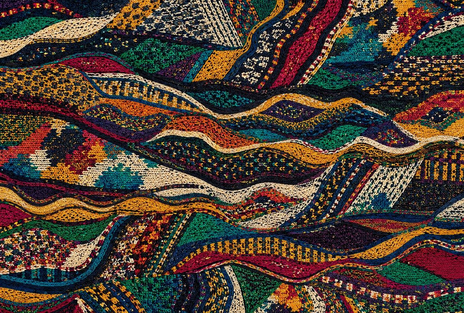 Multicolor hand-framed knit texture